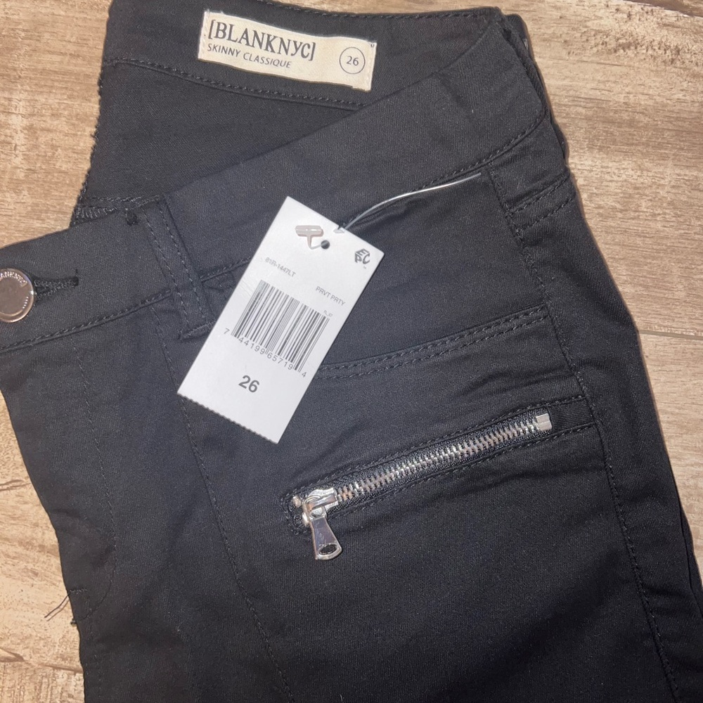 BLANKNYC Black Zipper Pants - Picture 4 of 7